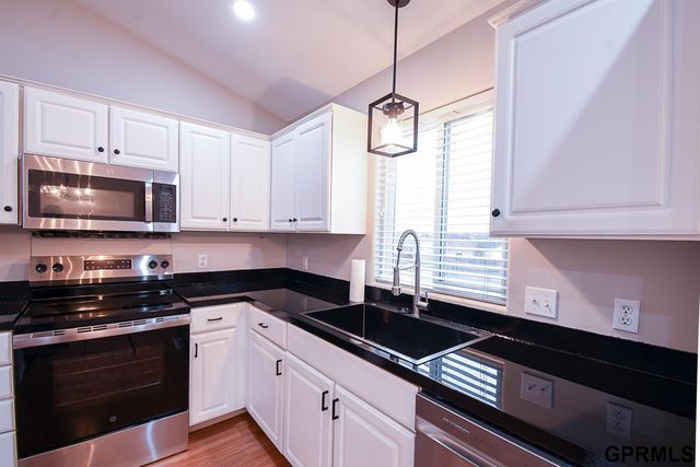 7724 Fillmore Street, Omaha, NE 68122