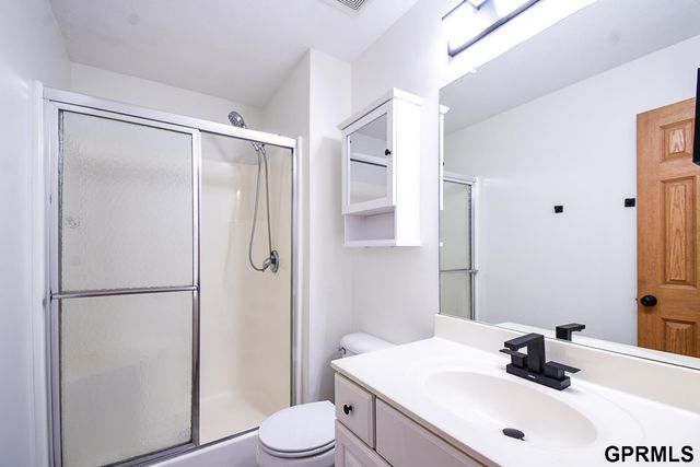 7724 Fillmore Street, Omaha, NE 68122