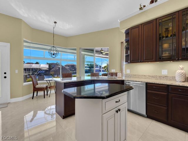 802 SW 56th ST, Cape Coral, FL 33914