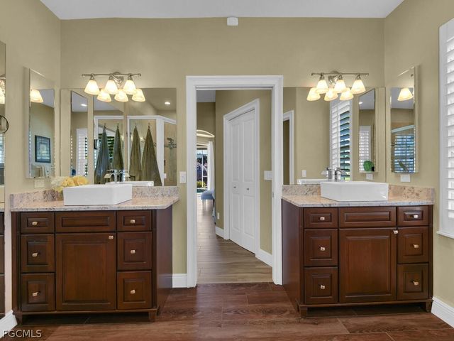 802 SW 56th ST, Cape Coral, FL 33914