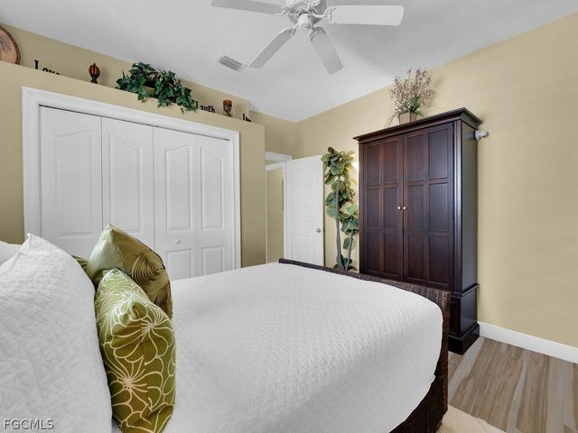 802 SW 56th ST, Cape Coral, FL 33914