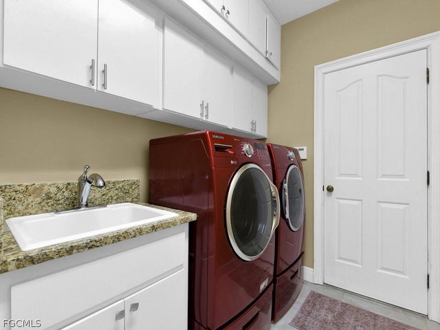 802 SW 56th ST, Cape Coral, FL 33914