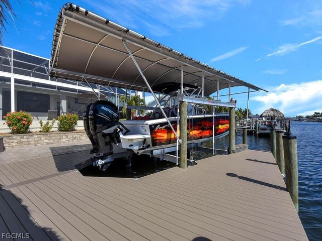 802 SW 56th ST, Cape Coral, FL 33914