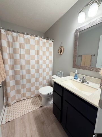 1651 Torreys Drive, Lincoln, NE 68521