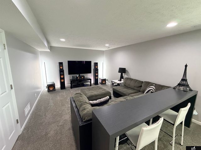 1651 Torreys Drive, Lincoln, NE 68521