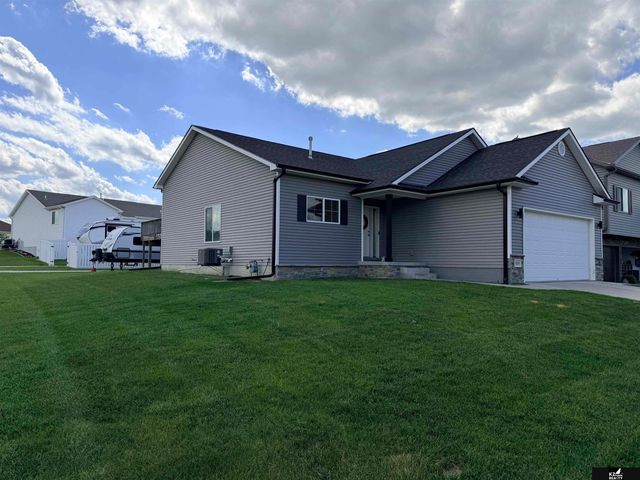 1651 Torreys Drive, Lincoln, NE 68521