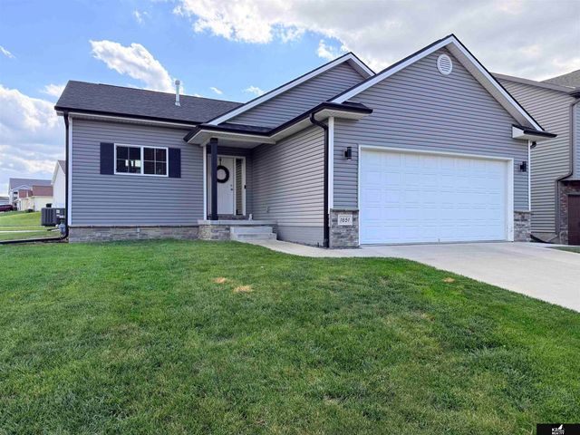 1651 Torreys Drive, Lincoln, NE 68521