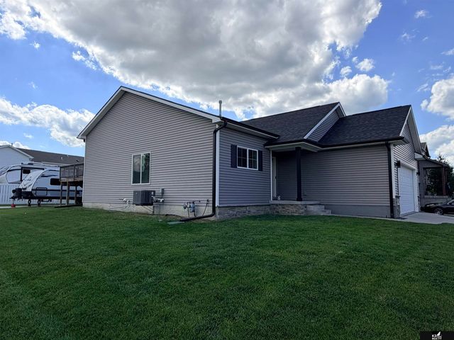 1651 Torreys Drive, Lincoln, NE 68521