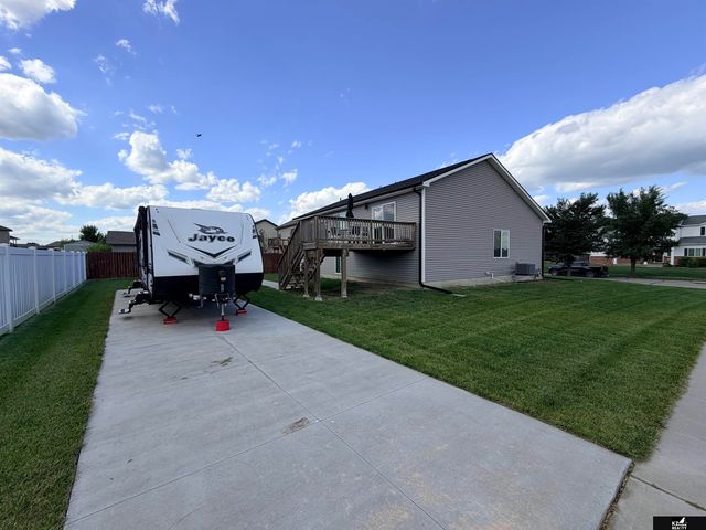 1651 Torreys Drive, Lincoln, NE 68521