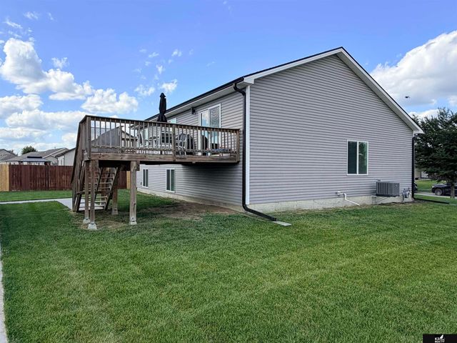 1651 Torreys Drive, Lincoln, NE 68521