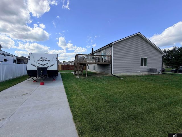 1651 Torreys Drive, Lincoln, NE 68521