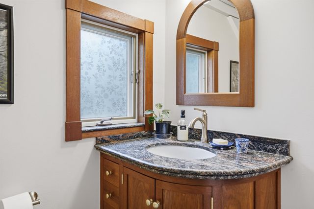 186 Hackleboro Road, Canterbury, NH 03224