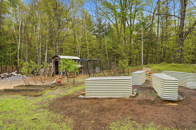 186 Hackleboro Road, Canterbury, NH 03224