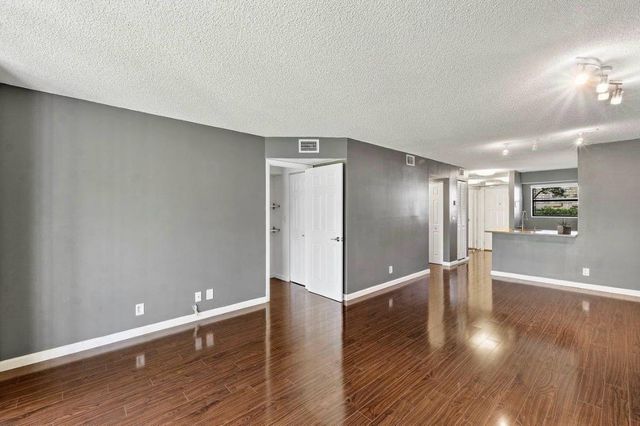 7675 NW 79th Avenue 114, Tamarac, FL 33321