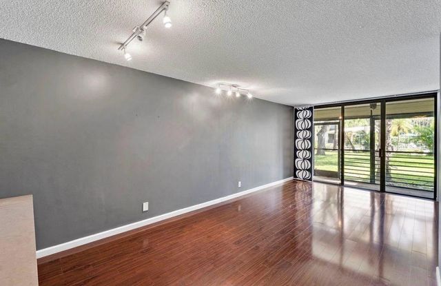 7675 NW 79th Avenue 114, Tamarac, FL 33321