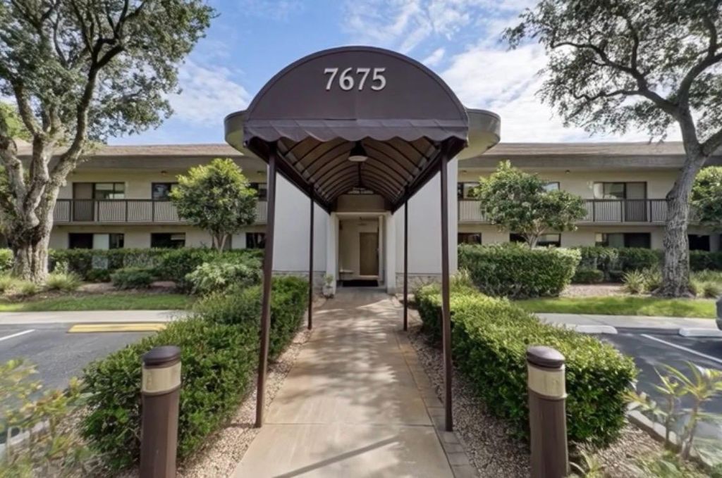 7675 NW 79th Avenue 114, Tamarac, FL 33321