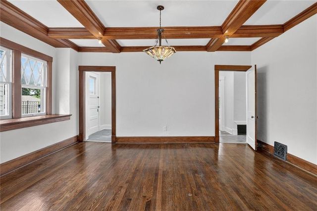 3304 W COLEMAN Road, Kansas City, MO 64111