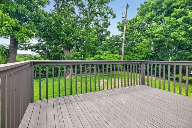3304 W COLEMAN Road, Kansas City, MO 64111