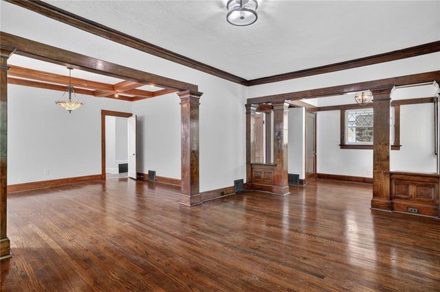 3304 W COLEMAN Road, Kansas City, MO 64111