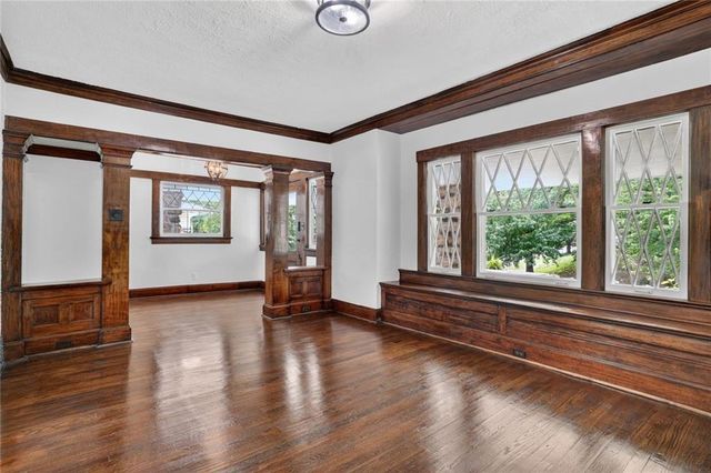3304 W COLEMAN Road, Kansas City, MO 64111