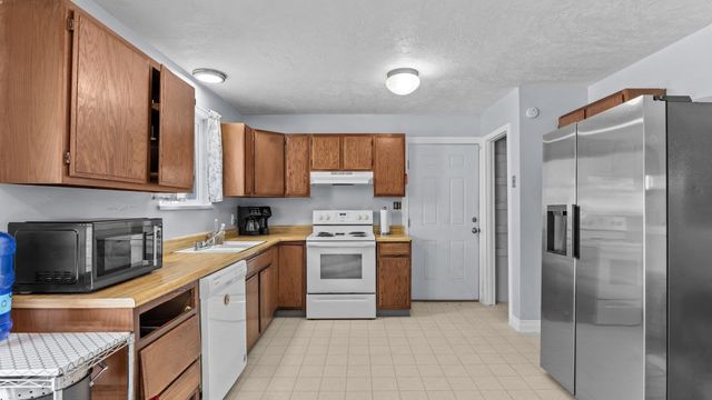 3317 S Highland Drive, Clifton, CO 81520