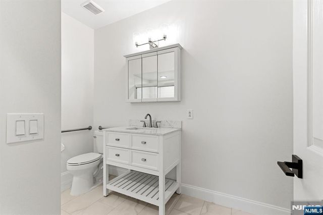 1208 Richmond 208, West Milford, NJ 07480