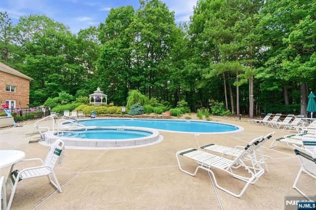 1208 Richmond 208, West Milford, NJ 07480