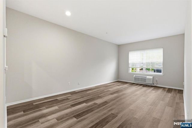 1208 Richmond 208, West Milford, NJ 07480