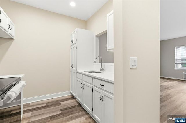 1208 Richmond 208, West Milford, NJ 07480