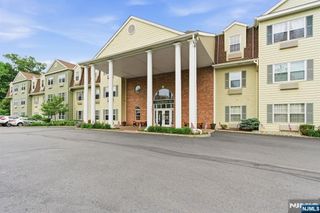 1208 Richmond 208, West Milford, NJ 07480