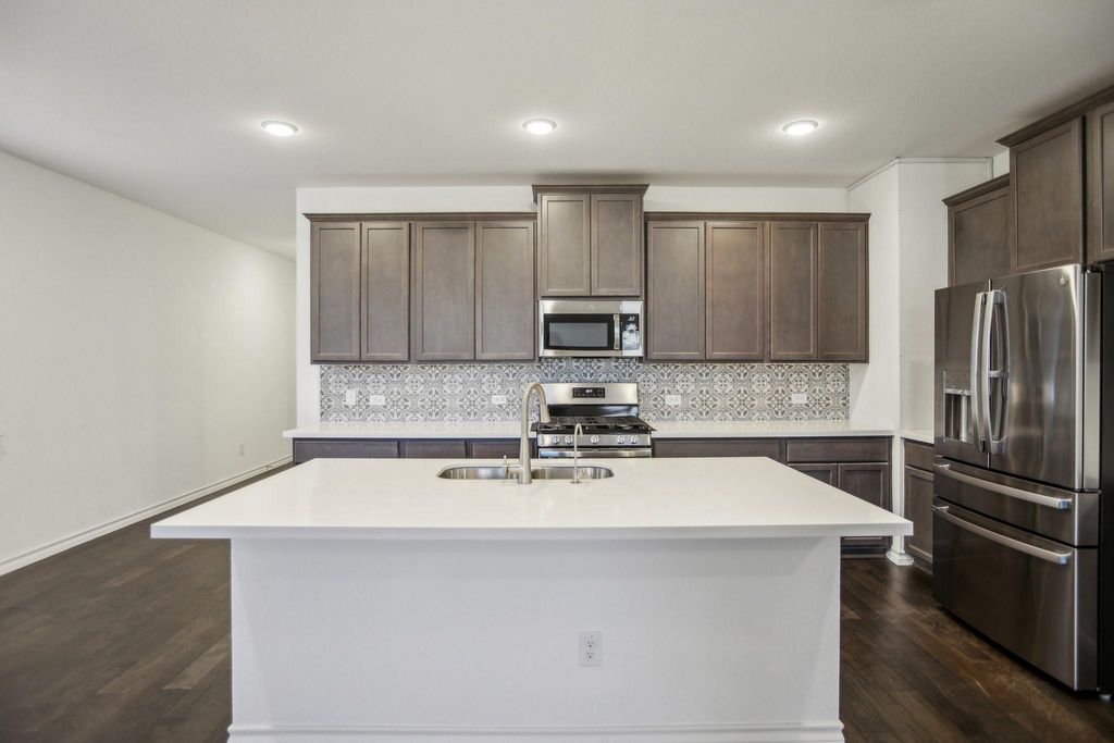 1011 Moose RD, Hutto, TX 78634