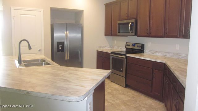 1035 Potenza Drive, West Melbourne, FL 32904