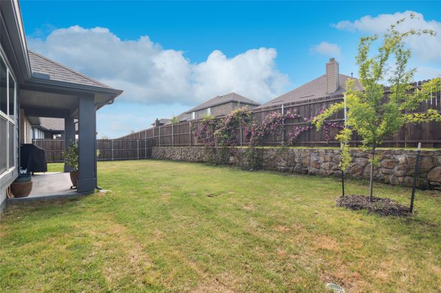 326 W Autumn Hill Bluff, Lavon, TX 75166