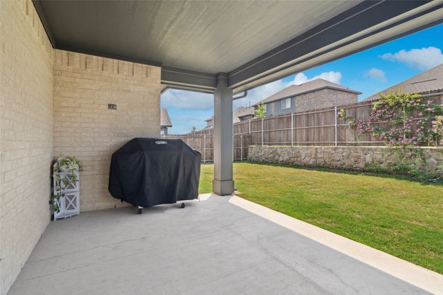 326 W Autumn Hill Bluff, Lavon, TX 75166