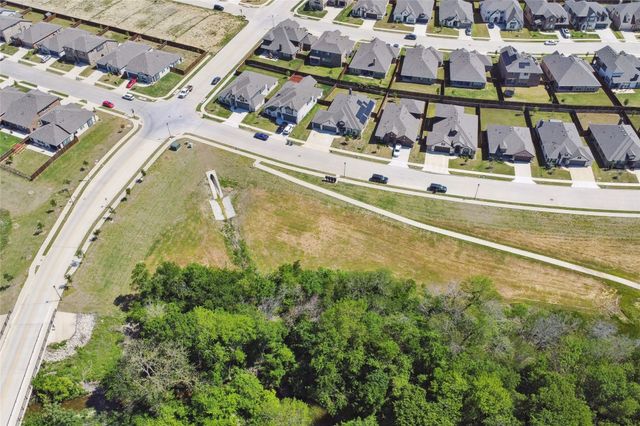 326 W Autumn Hill Bluff, Lavon, TX 75166