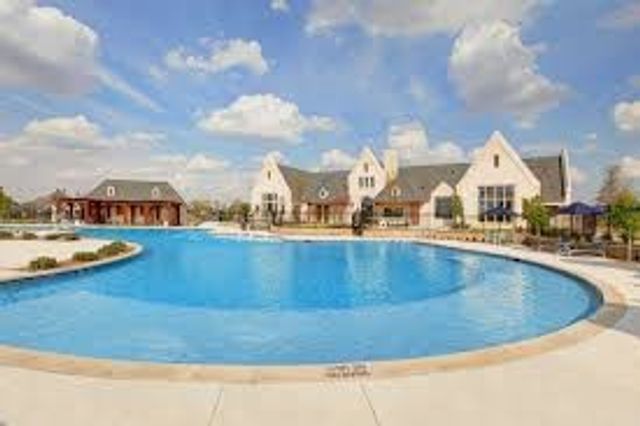 326 W Autumn Hill Bluff, Lavon, TX 75166