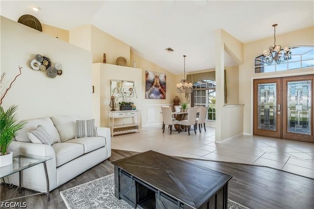 1922 Cape Coral PKWY W, Cape Coral, FL 33914