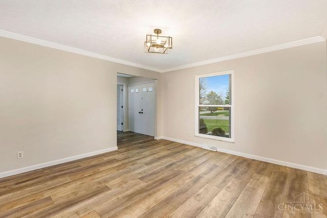 9301 Sunderland Way, West Chester, OH 45069