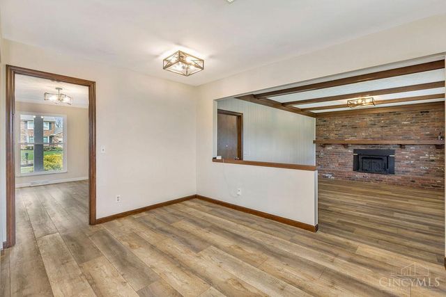 9301 Sunderland Way, West Chester, OH 45069