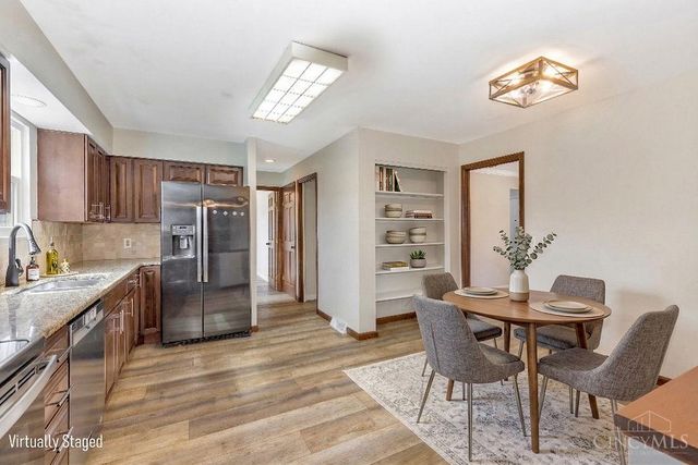 9301 Sunderland Way, West Chester, OH 45069