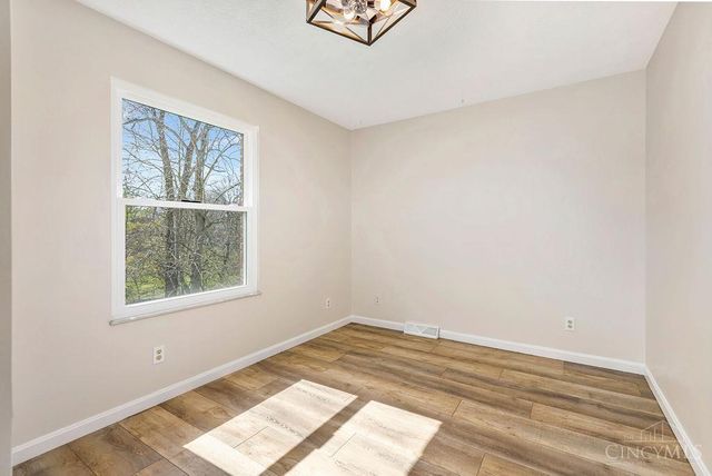 9301 Sunderland Way, West Chester, OH 45069