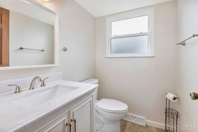 9301 Sunderland Way, West Chester, OH 45069