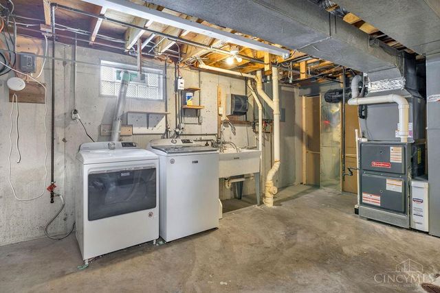 9301 Sunderland Way, West Chester, OH 45069