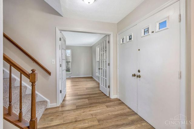 9301 Sunderland Way, West Chester, OH 45069