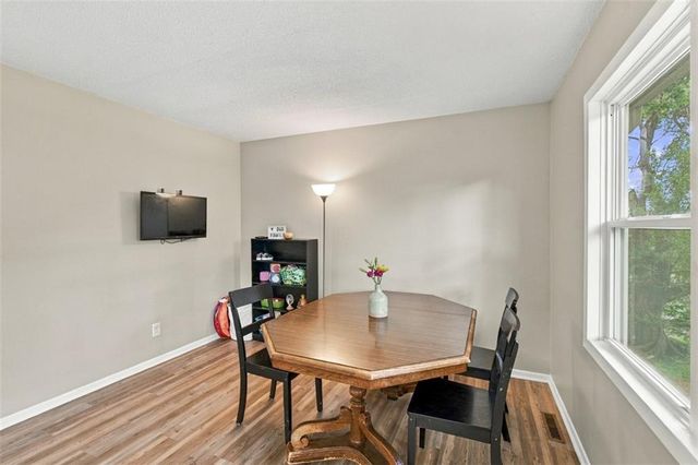 11810 W 79TH Street, Lenexa, KS 66214