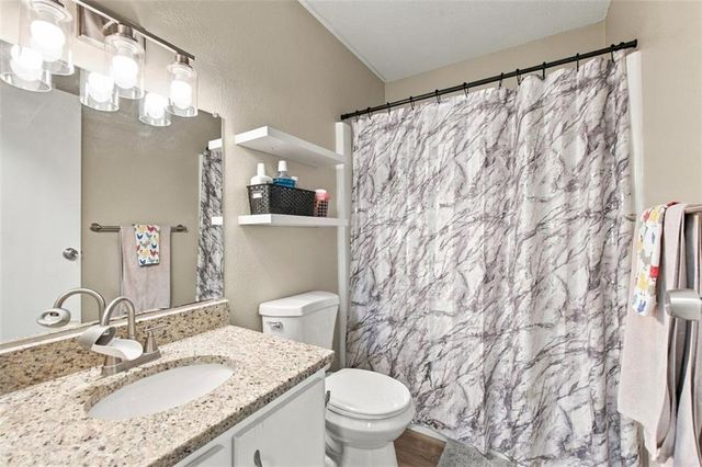 11810 W 79TH Street, Lenexa, KS 66214