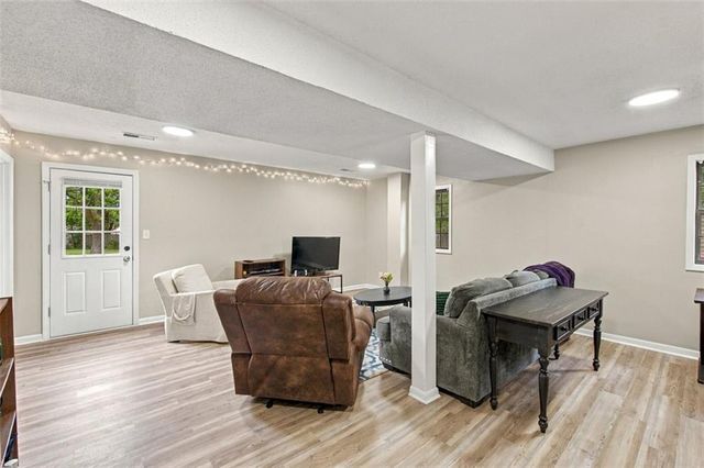 11810 W 79TH Street, Lenexa, KS 66214