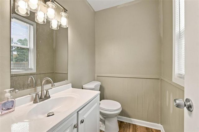 11810 W 79TH Street, Lenexa, KS 66214