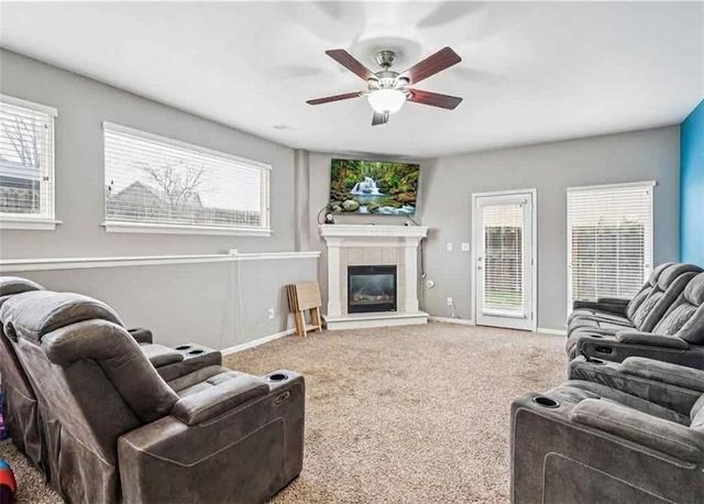 5501 NW 90th Street, Kansas City, MO 64154