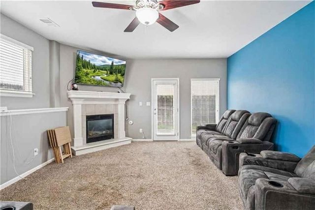 5501 NW 90th Street, Kansas City, MO 64154